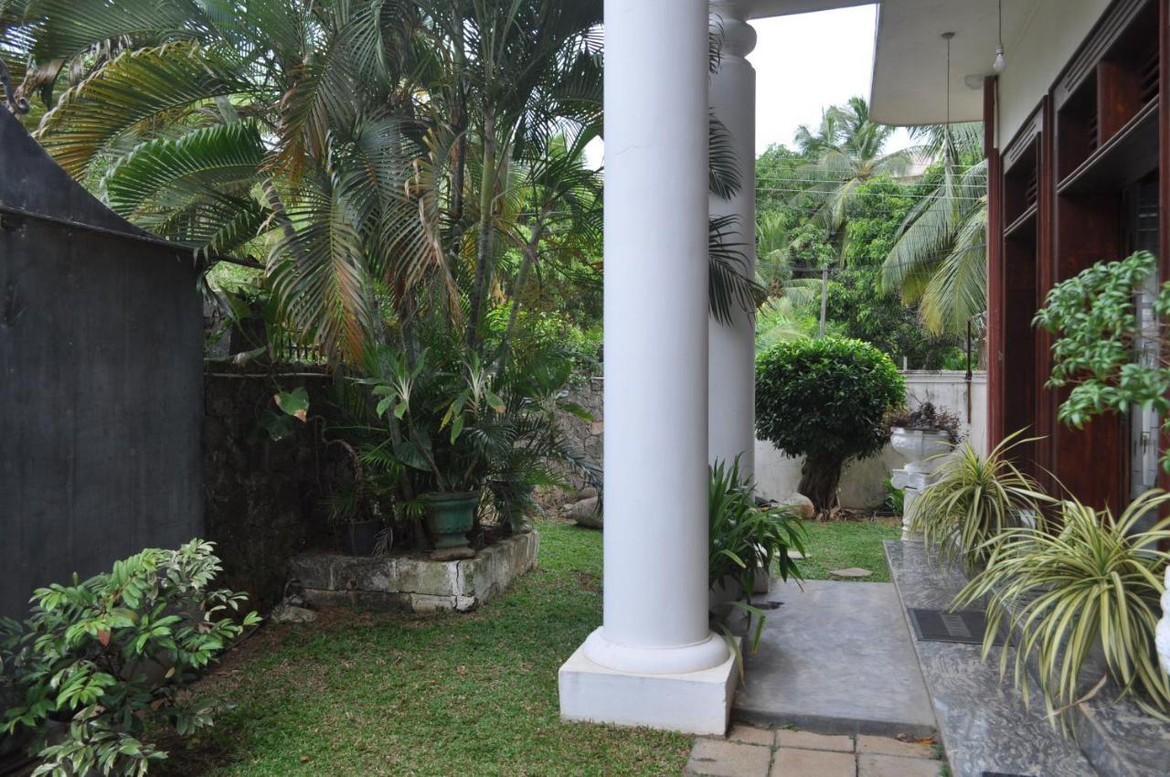 Why Not Palace Anuradhapura Luaran gambar
