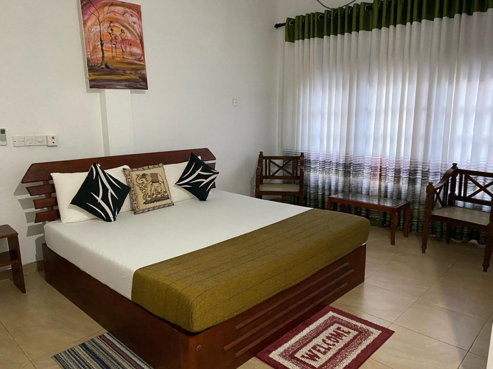 Why Not Palace Anuradhapura Luaran gambar