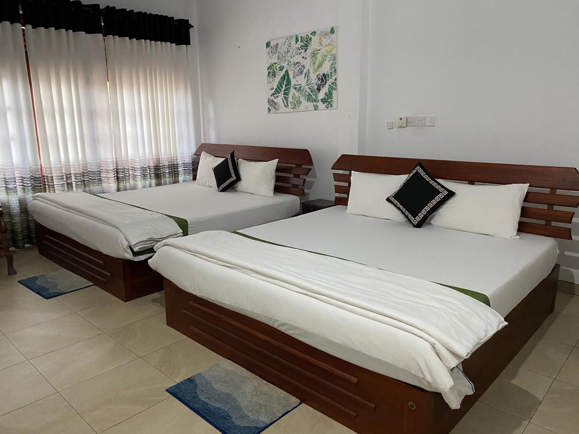 Why Not Palace Anuradhapura Luaran gambar