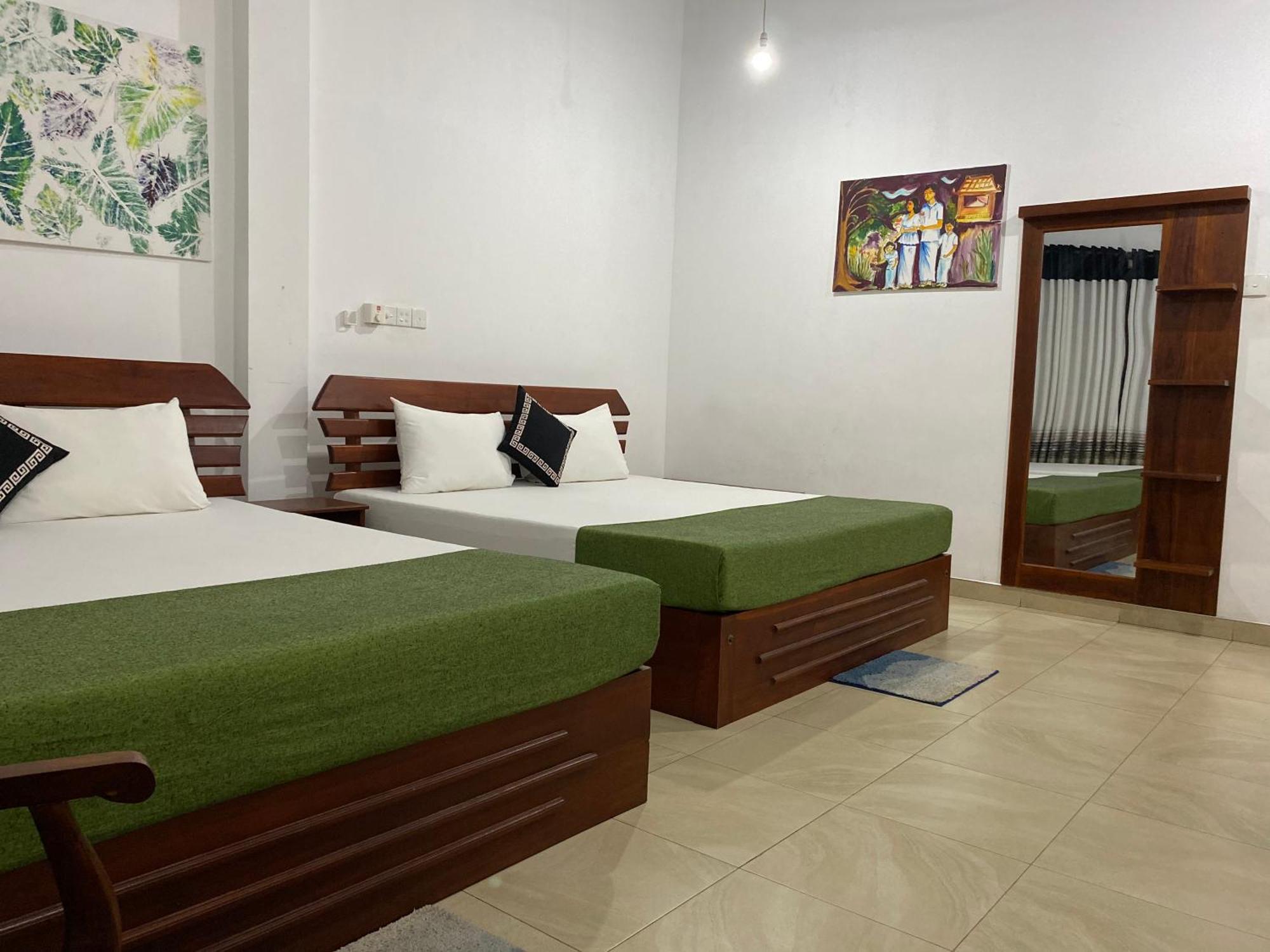 Why Not Palace Anuradhapura Luaran gambar