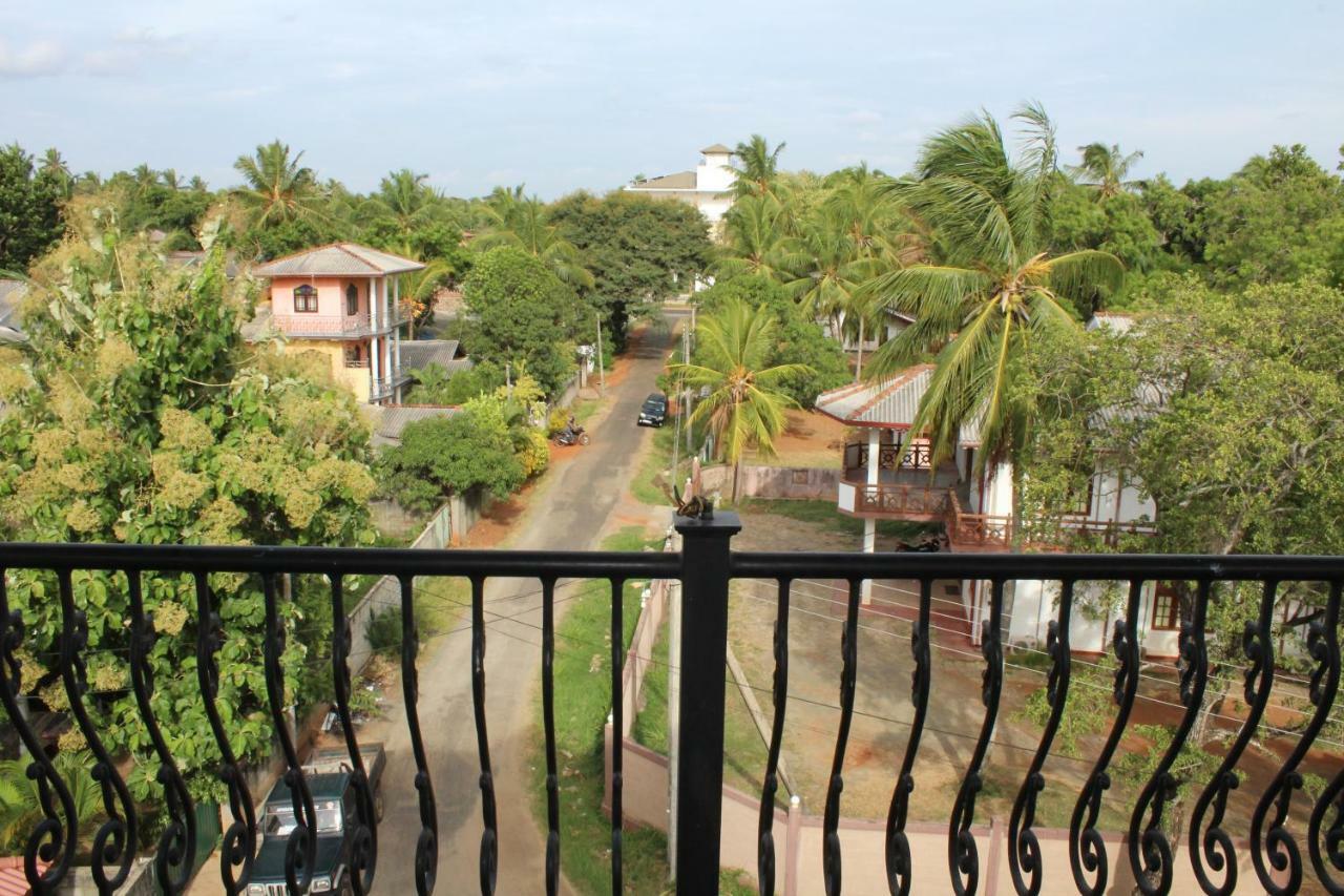 Why Not Palace Anuradhapura Luaran gambar