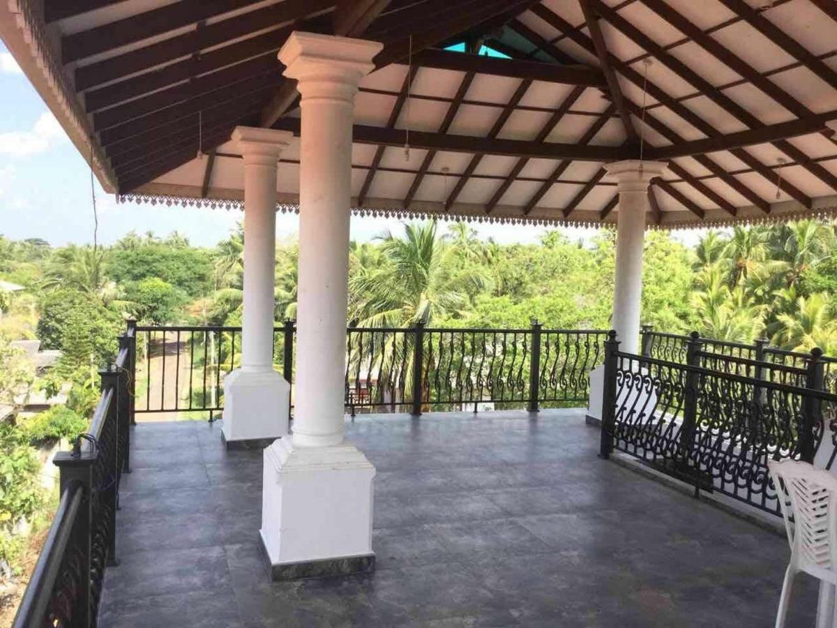 Why Not Palace Anuradhapura Luaran gambar