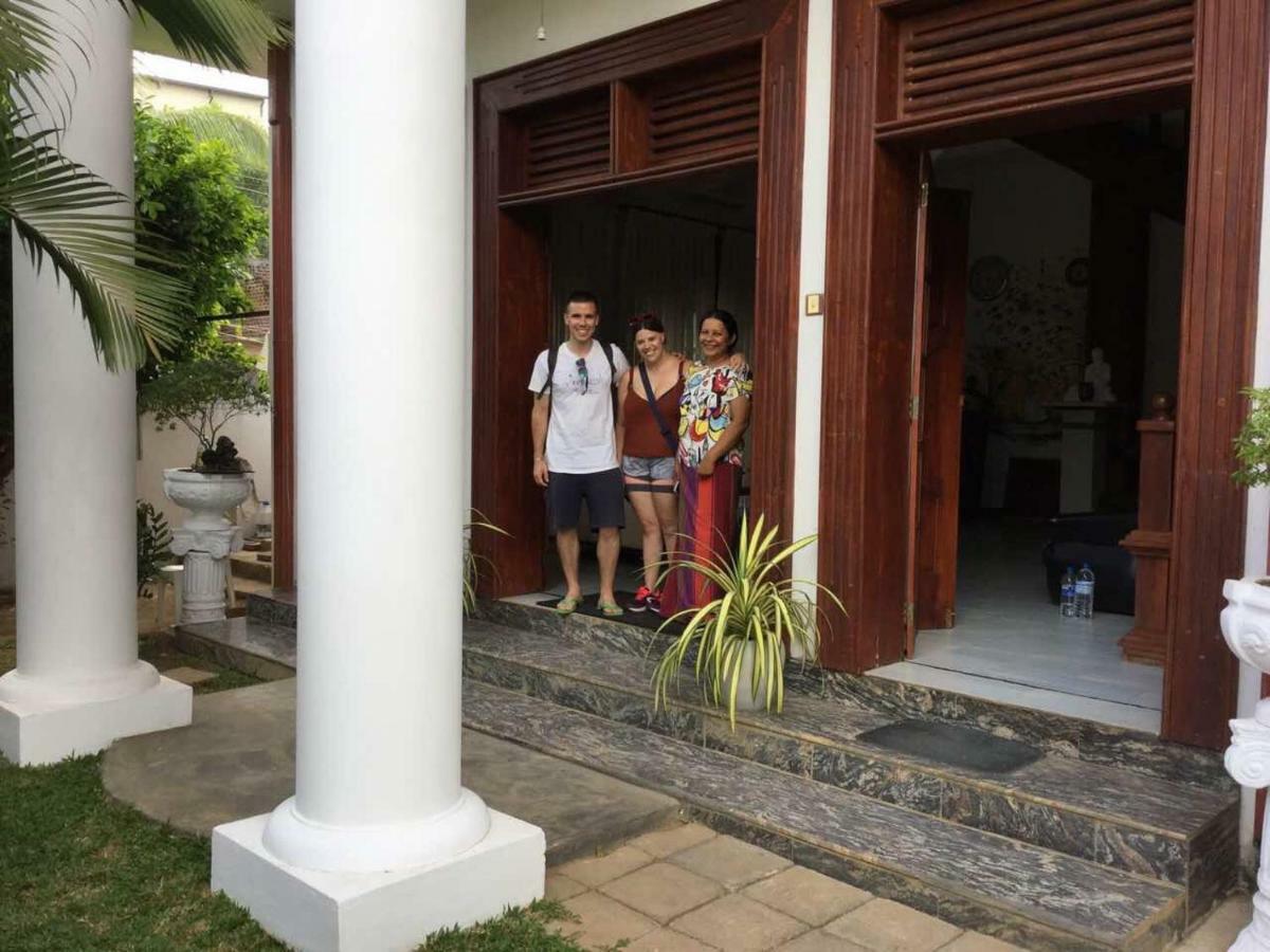 Why Not Palace Anuradhapura Luaran gambar