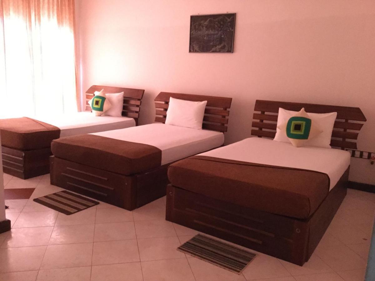 Why Not Palace Anuradhapura Luaran gambar